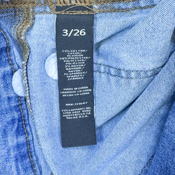 BCBG Generation Ultra High Rise Straight Leg Jeans -Size 3/26 - Picture 6 of 7